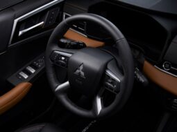 
										2023 Mitsubishi Outlander full									